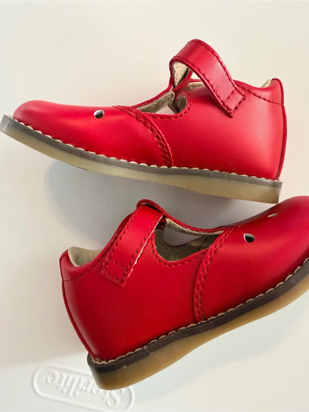 Footmates size 4.5 EEUC Red T-Strap Leather Mary Jane Shoes